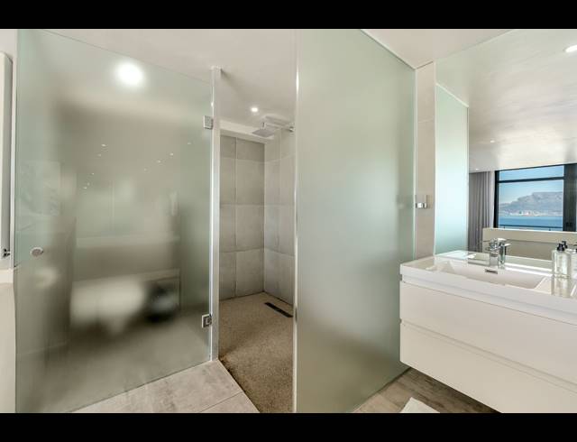 4 BEDROOM PENTHOUSE FOR SALE IN WAVES EDGE